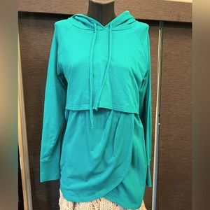 Latched mama nursing hoodie sz L